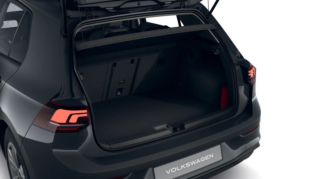 Volkswagen Golf 2025 г. Серый, пробег 15000 км