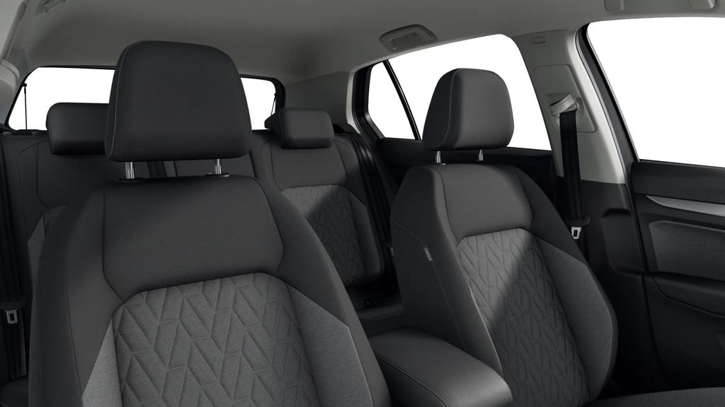 Volkswagen Golf 2025 г. Серый, пробег 15000 км