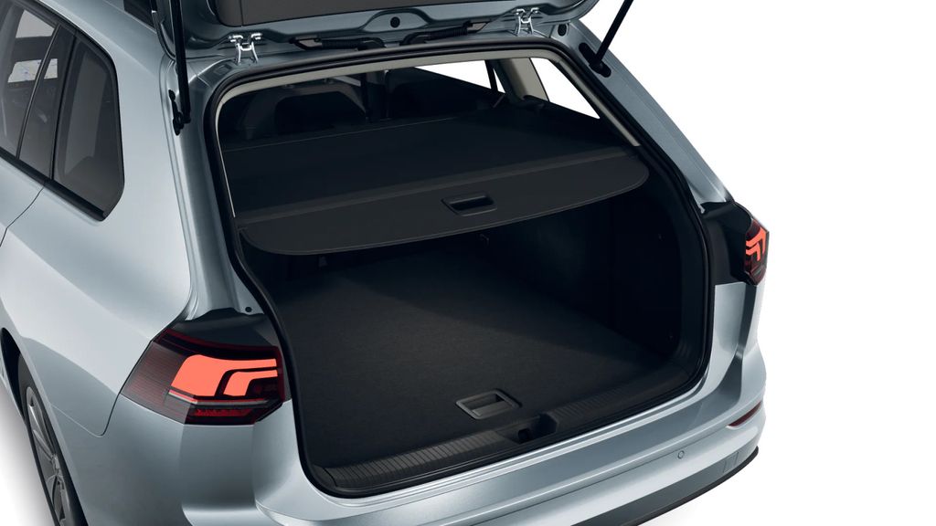 Volkswagen Golf 2025 г. Серебристый, пробег 17500 км