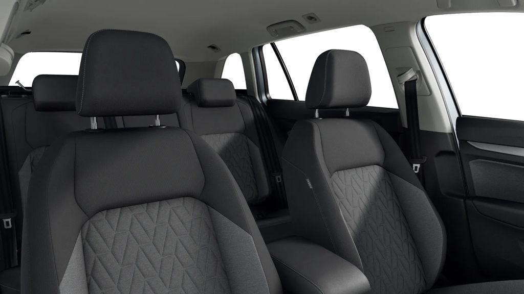 Volkswagen Golf 2025 г. Серебристый, пробег 17500 км