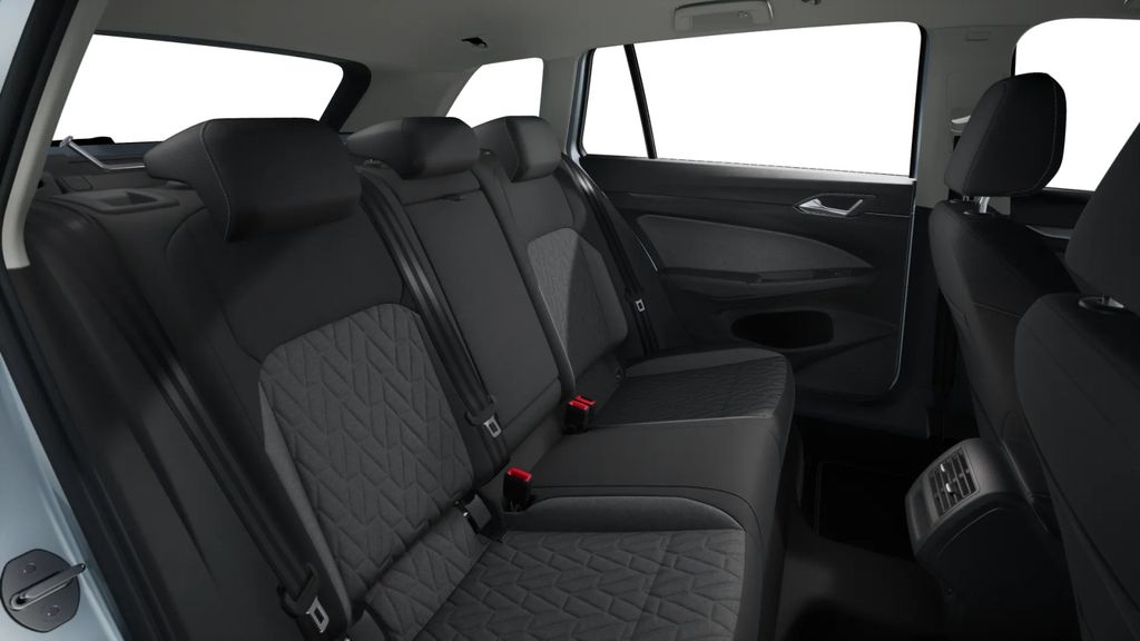 Volkswagen Golf 2025 г. Серебристый, пробег 17500 км