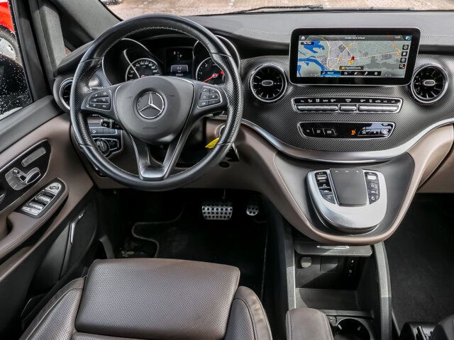 Mercedes-Benz V 300 2023 г. Чёрный, пробег 38999 км
