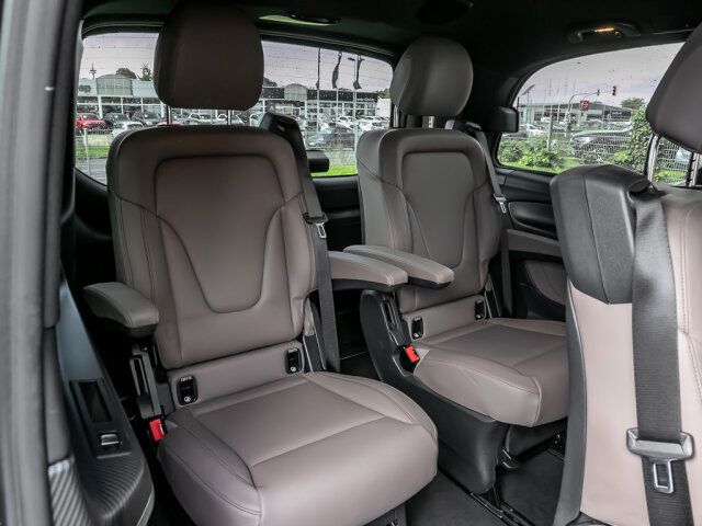 Mercedes-Benz V 300 2023 г. Чёрный, пробег 38999 км
