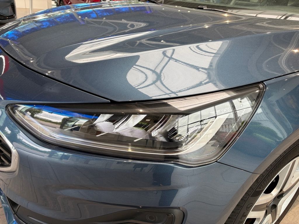 Ford Focus 2022 г. Синий, пробег 48632 км