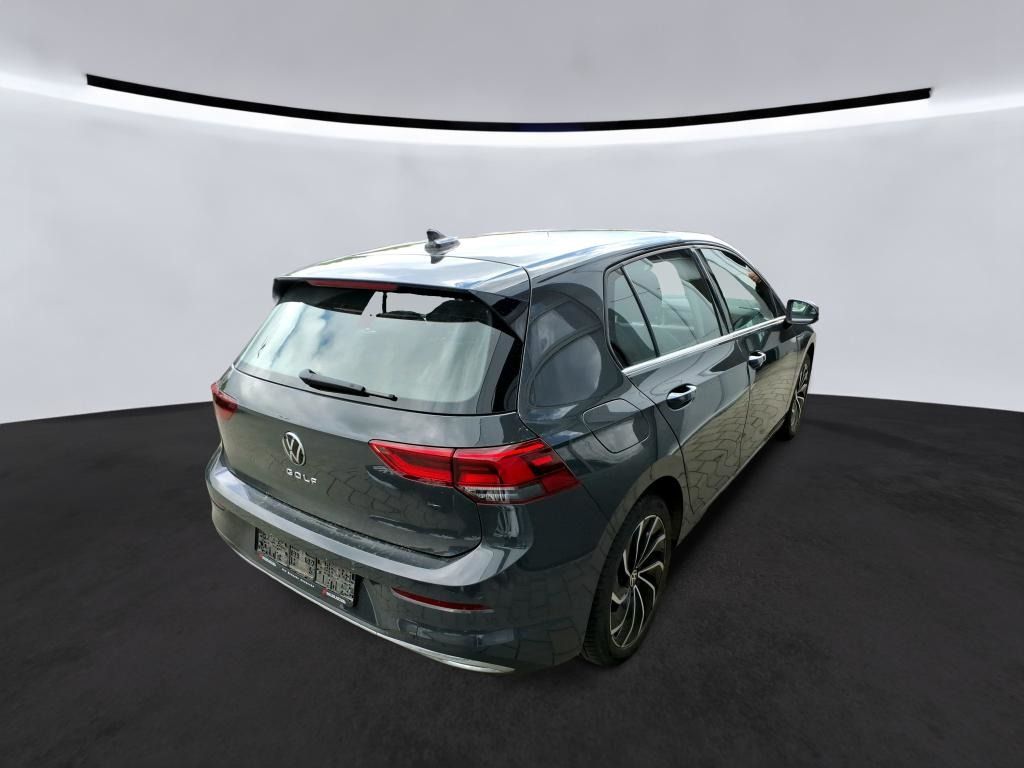 Volkswagen Golf 2024 г. Серый, пробег 49815 км