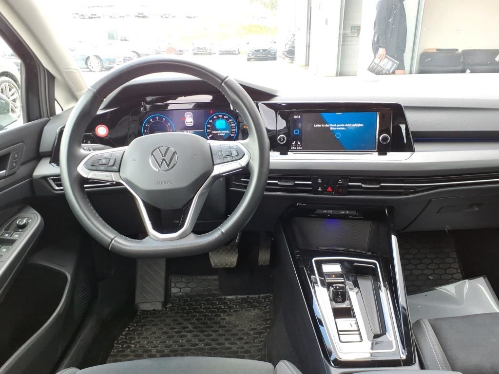 Volkswagen Golf 2024 г. Серый, пробег 49815 км