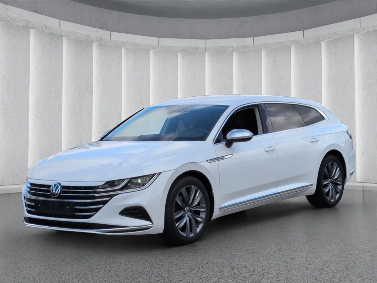Volkswagen Arteon 2024 г. Белый, пробег 55064 км