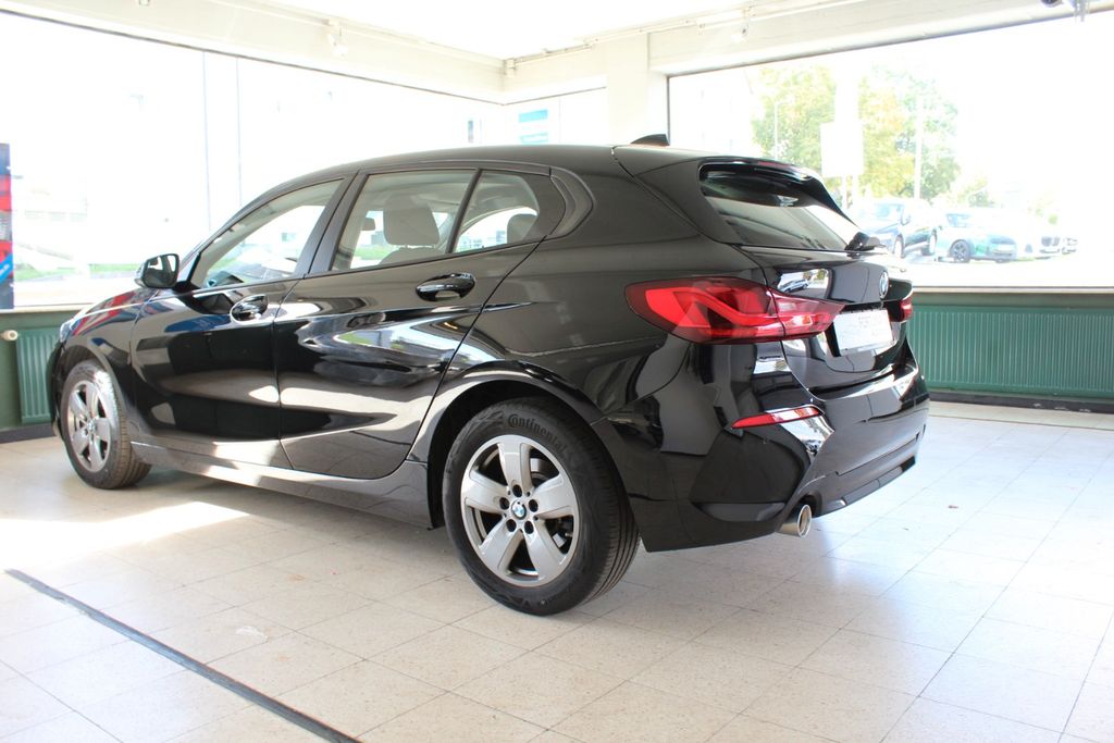 BMW 118 2022 г. Чёрный, пробег 41000 км