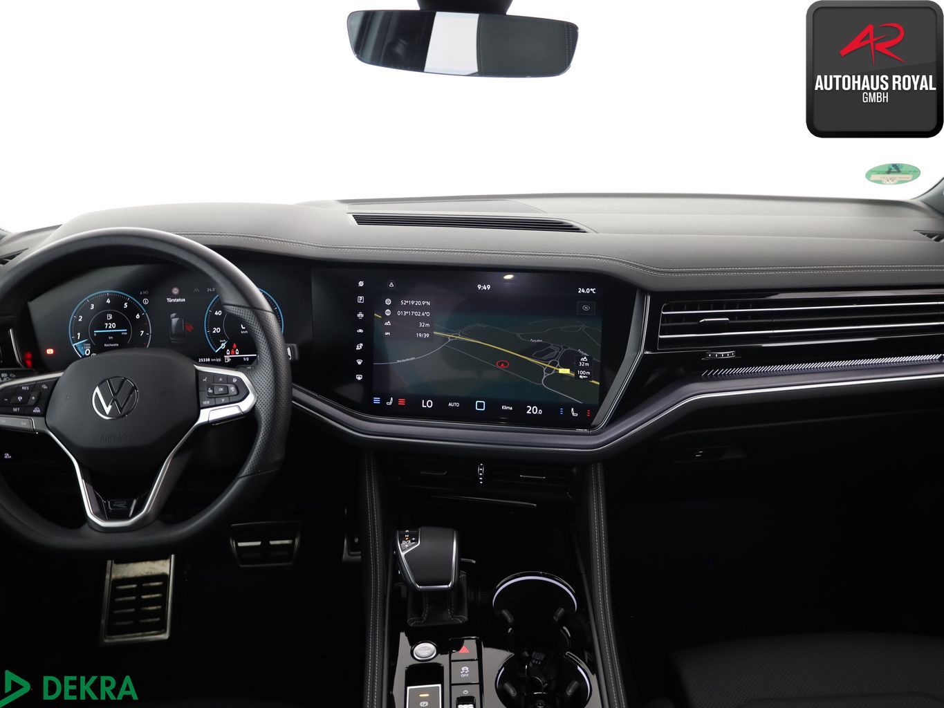 Volkswagen Touareg 2025 г. Чёрный, пробег 25337 км