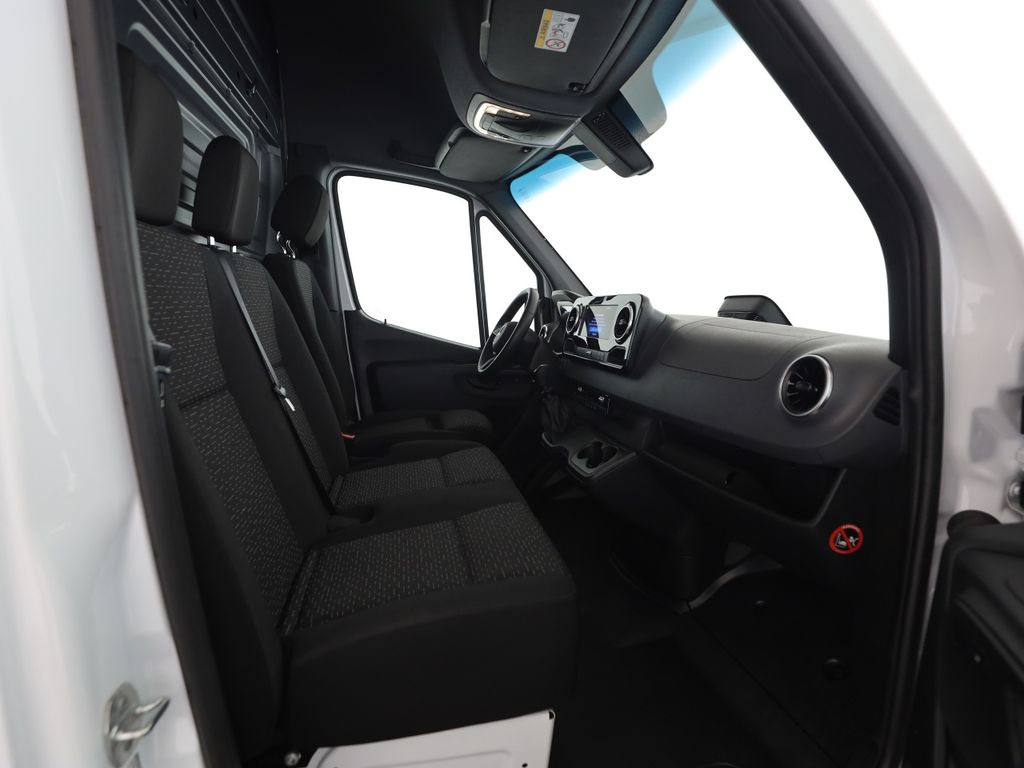 Mercedes-Benz SPRINTER 2025 г. Белый, пробег 25100 км