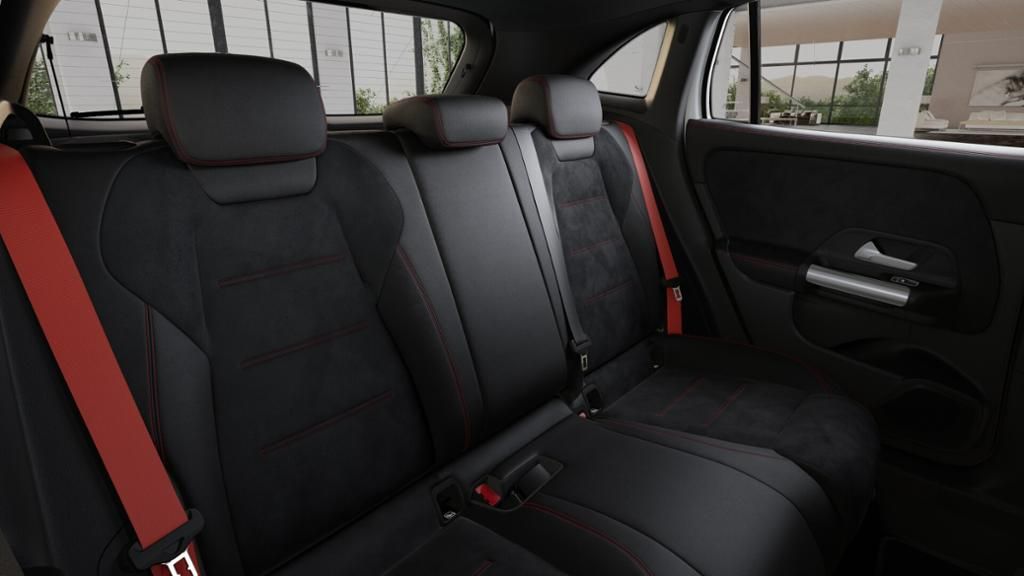 Mercedes-Benz GLA 35 AMG 2023 г. Белый, пробег 8008 км