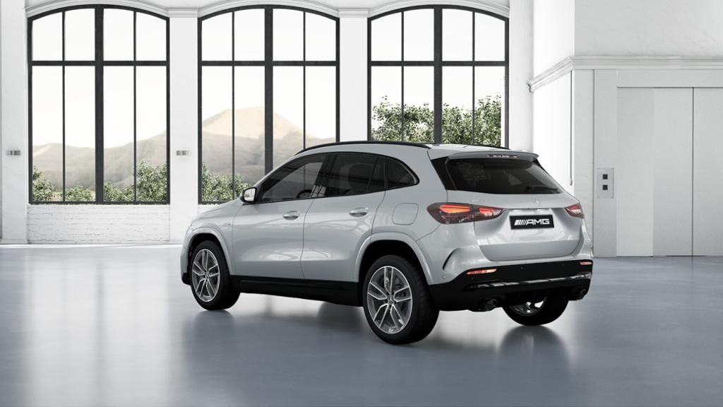Mercedes-Benz GLA 35 AMG 2023 г. Белый, пробег 8008 км