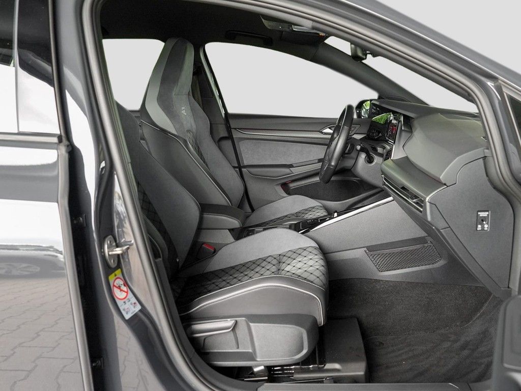 Volkswagen Golf 2024 г. Серый, пробег 36419 км