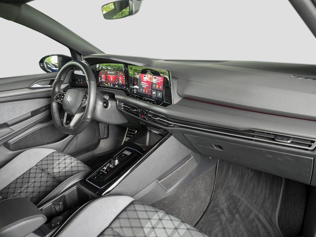 Volkswagen Golf 2024 г. Серый, пробег 36419 км