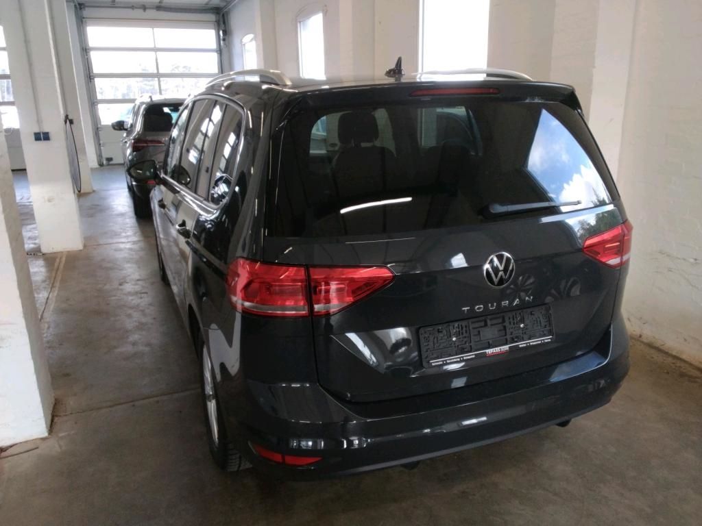 Volkswagen Touran 2025 г. Серый, пробег 34047 км