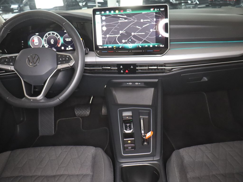 Volkswagen Golf 2025 г. Серый, пробег 28890 км