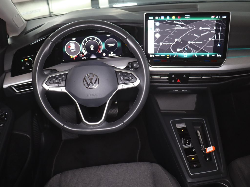 Volkswagen Golf 2025 г. Серый, пробег 28890 км