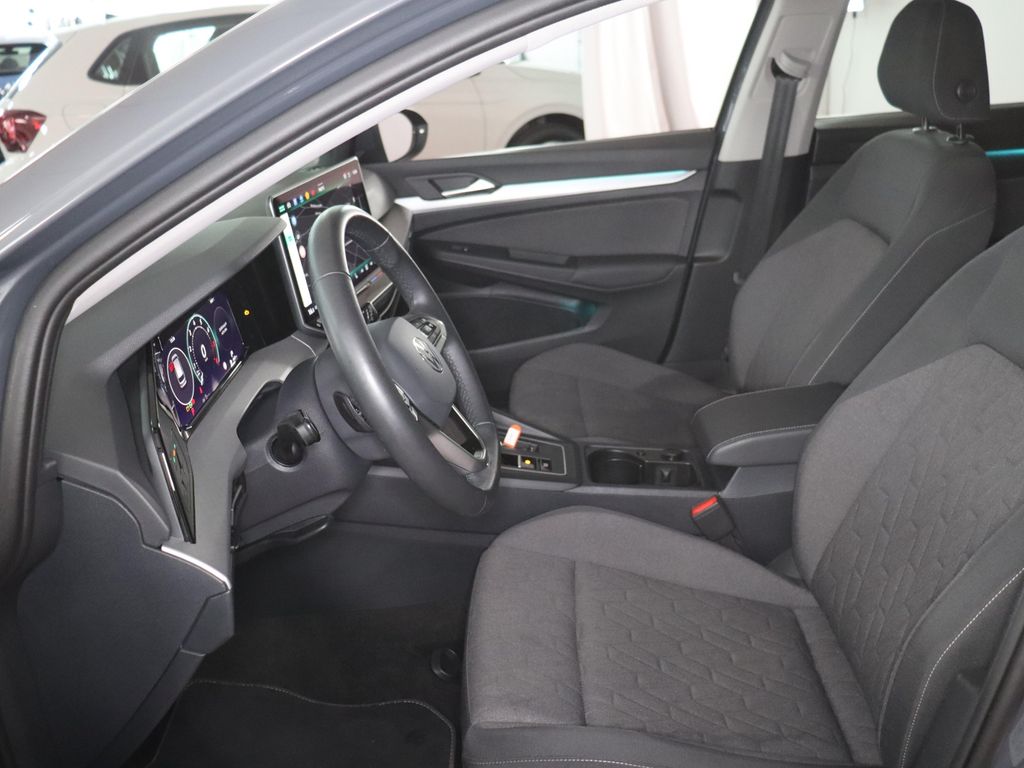 Volkswagen Golf 2025 г. Серый, пробег 28890 км