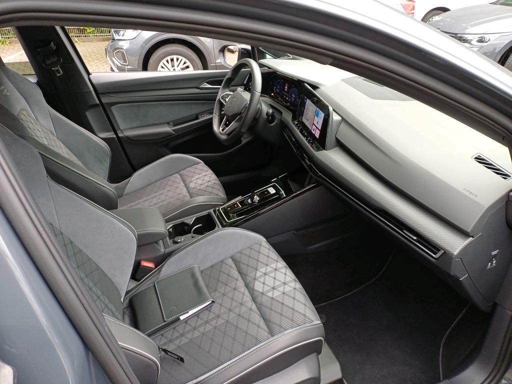 Volkswagen Golf 2024 г. Серый, пробег 17444 км