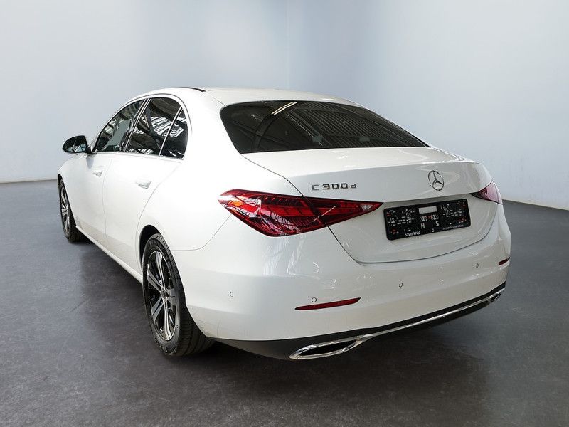 Mercedes-Benz C 300 2022 г. Белый, пробег 44540 км