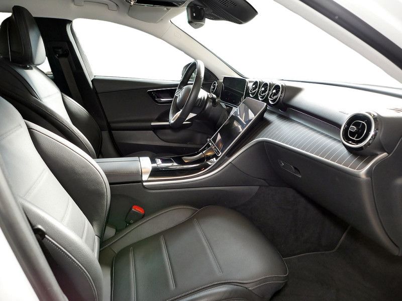 Mercedes-Benz C 300 2022 г. Белый, пробег 44540 км
