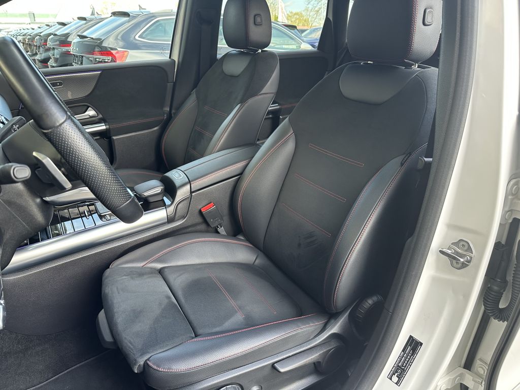 Mercedes-Benz B 200 2022 г. Белый, пробег 42750 км