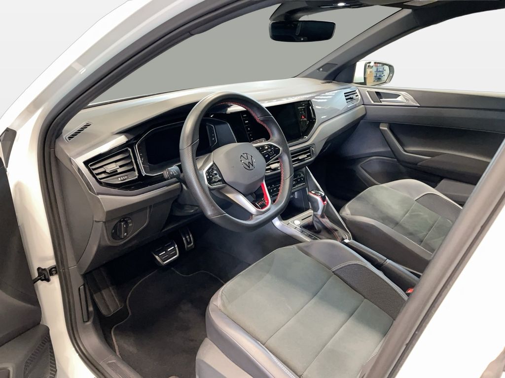 Volkswagen Polo 2023 г. Белый, пробег 50700 км