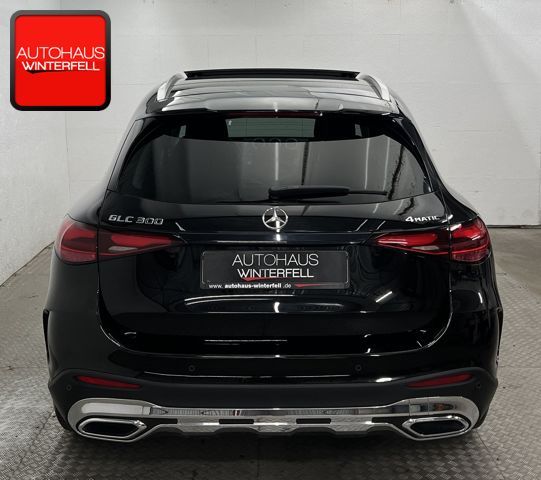 Mercedes-Benz GLC 300 2022 г. Чёрный, пробег 11208 км