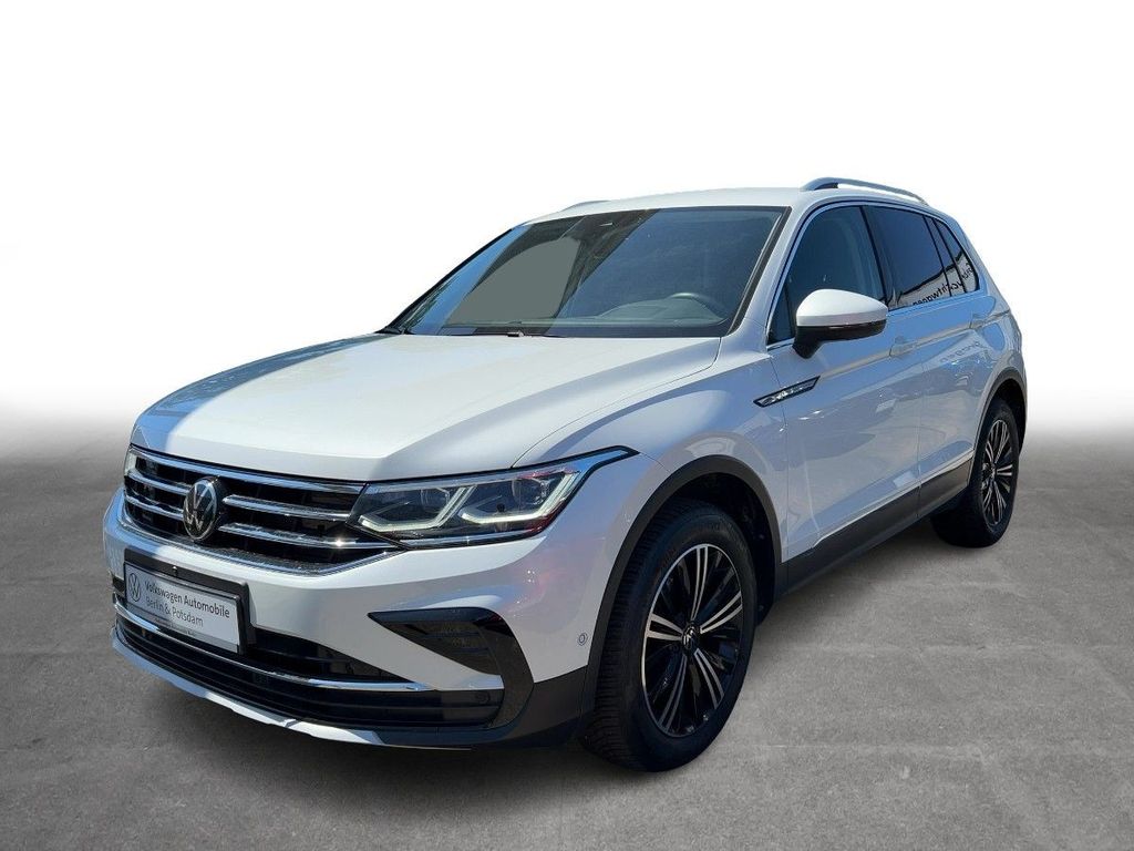 Volkswagen Tiguan 2023 г. Белый, пробег 28415 км