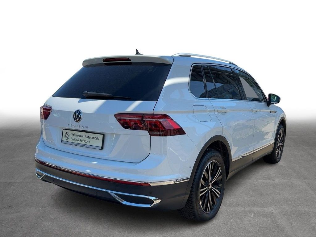 Volkswagen Tiguan 2023 г. Белый, пробег 28415 км
