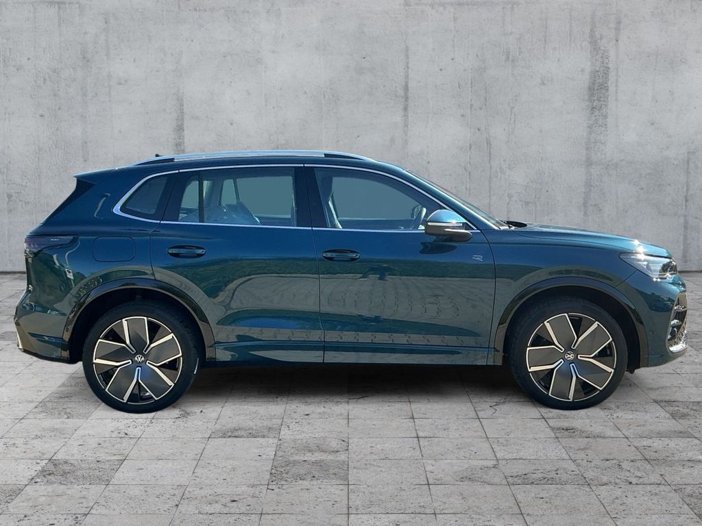 Volkswagen Tiguan 2025 г. Синий, пробег 6998 км