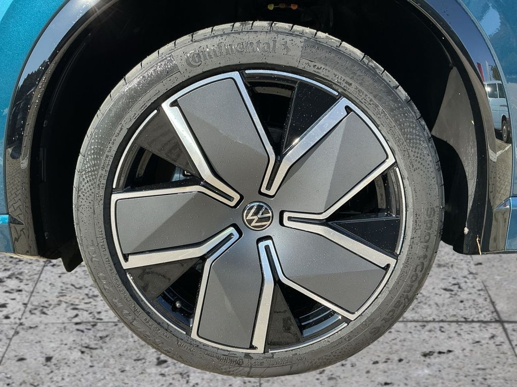 Volkswagen Tiguan 2025 г. Синий, пробег 6998 км