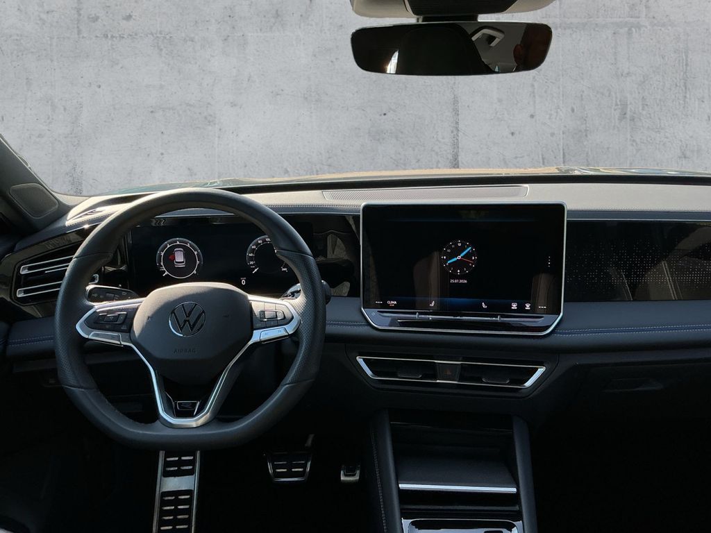 Volkswagen Tiguan 2025 г. Синий, пробег 6998 км
