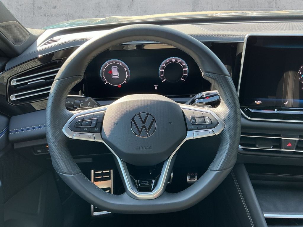 Volkswagen Tiguan 2025 г. Синий, пробег 6998 км