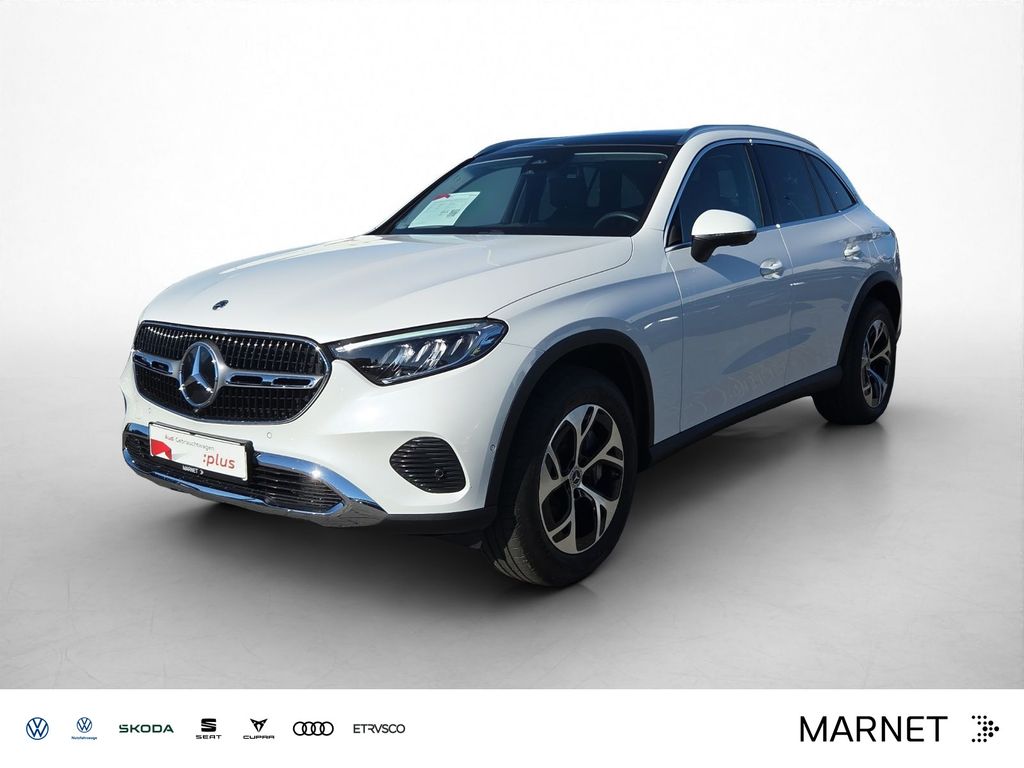 Mercedes-Benz GLC 300 2024 г. Белый, пробег 9281 км