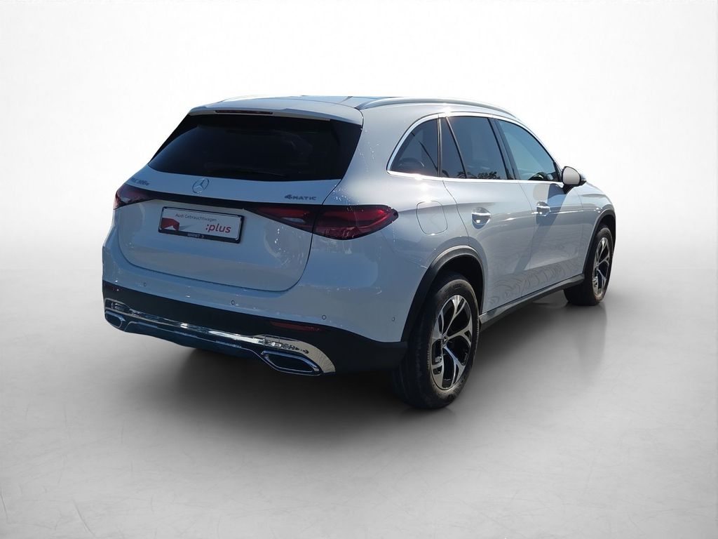 Mercedes-Benz GLC 300 2024 г. Белый, пробег 9281 км