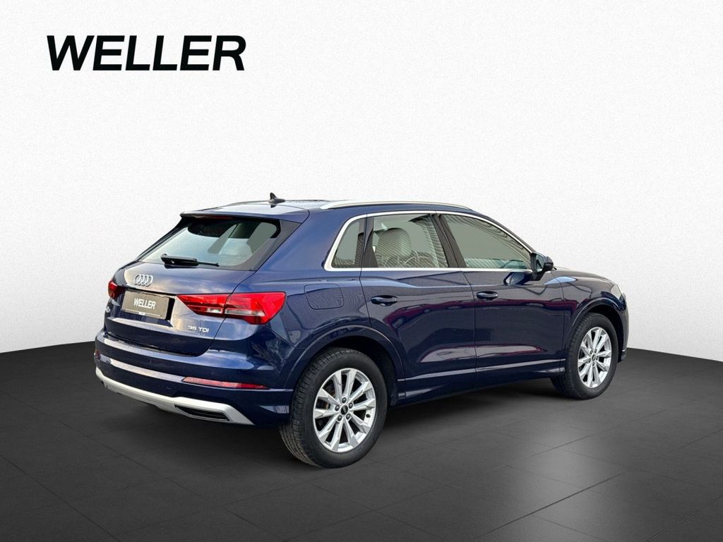 Audi Q3 2021 г. Синий, пробег 47000 км