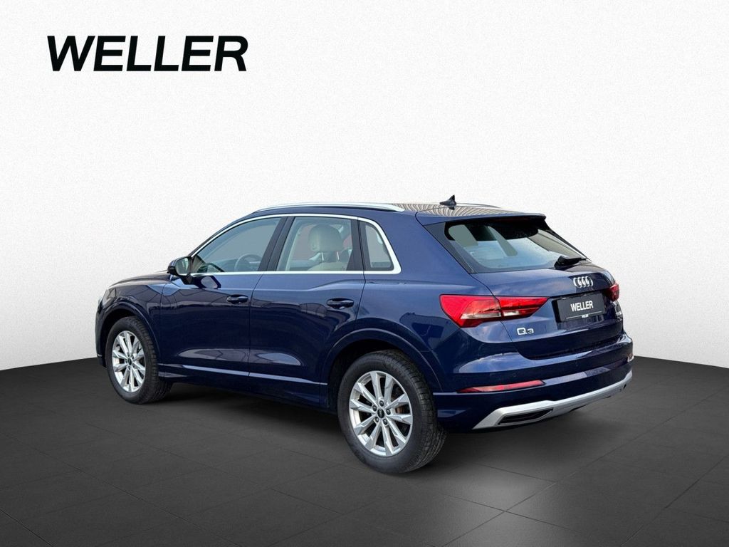 Audi Q3 2021 г. Синий, пробег 47000 км