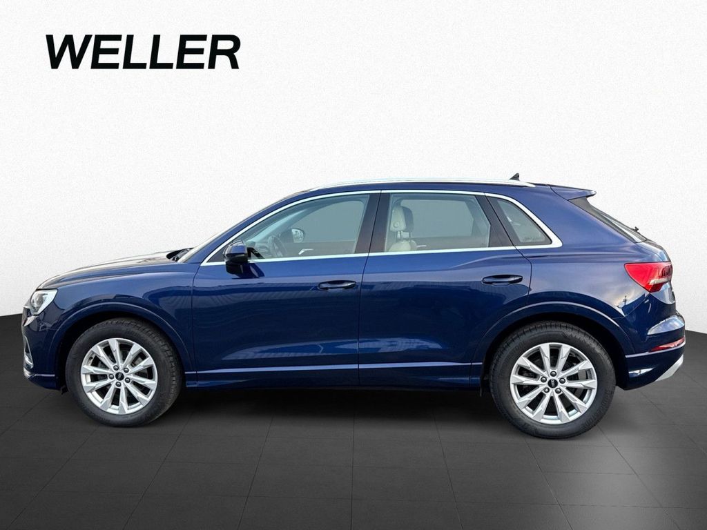 Audi Q3 2021 г. Синий, пробег 47000 км