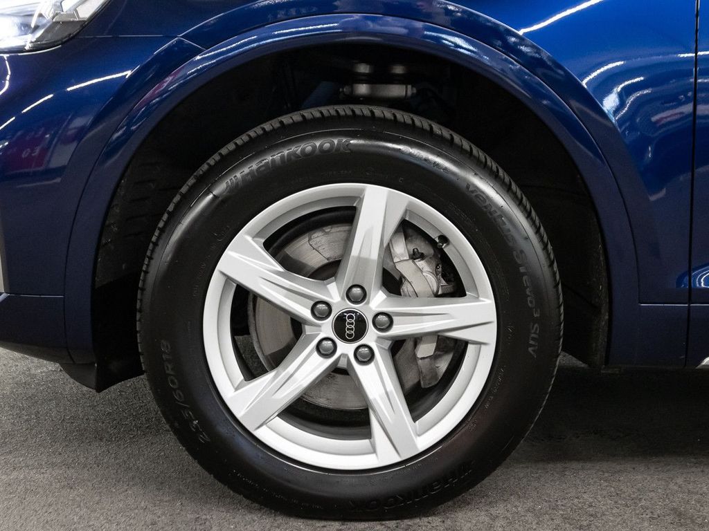Audi Q5 2025 г. Синий, пробег 24960 км