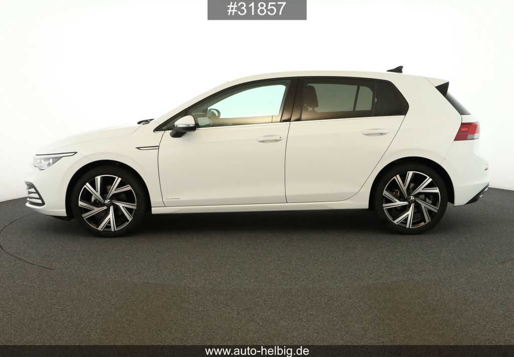 Volkswagen Golf 2024 г. Белый, пробег 6400 км