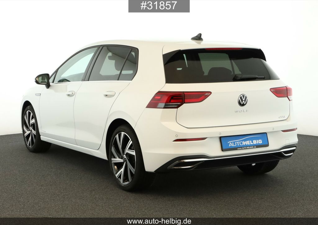 Volkswagen Golf 2024 г. Белый, пробег 6400 км