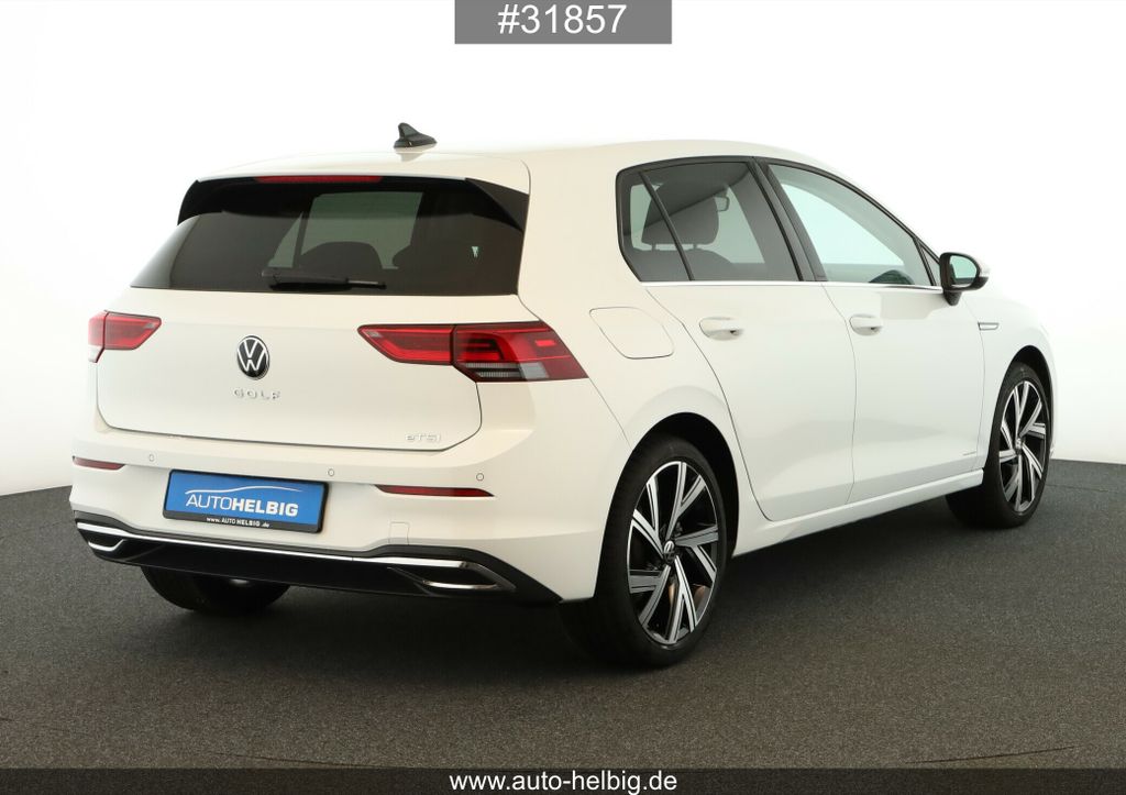 Volkswagen Golf 2024 г. Белый, пробег 6400 км