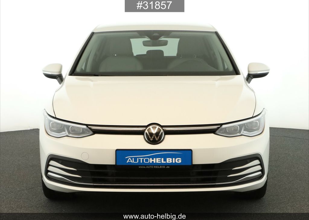 Volkswagen Golf 2024 г. Белый, пробег 6400 км