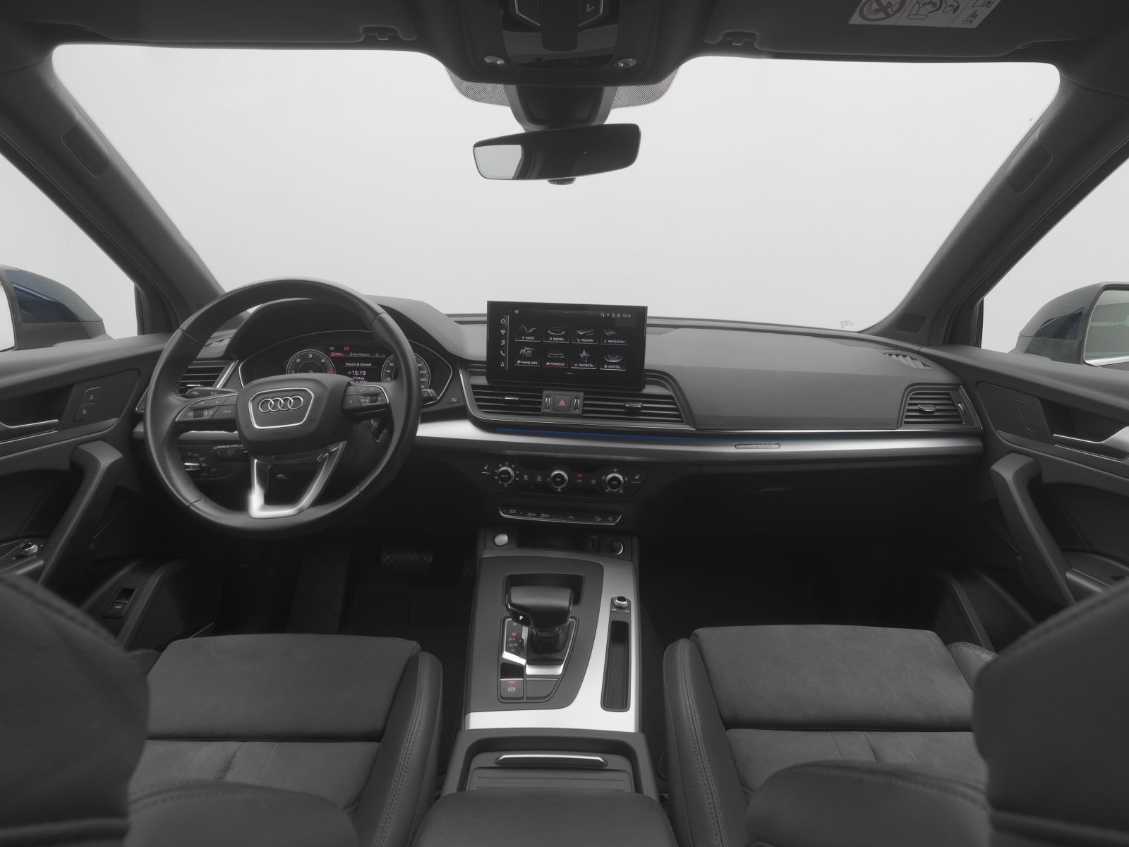 Audi Q5 2023 г. Синий, пробег 45700 км