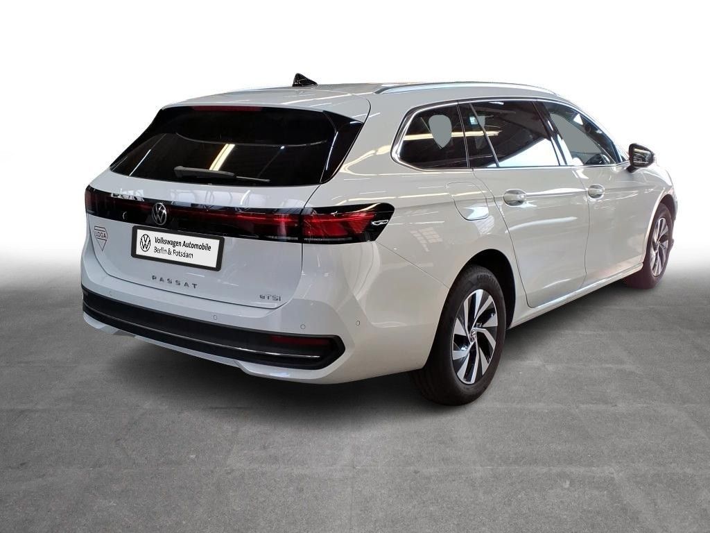 Volkswagen PASSAT VARIANT 2024 г. Белый, пробег 19736 км