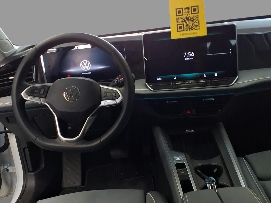 Volkswagen PASSAT VARIANT 2024 г. Белый, пробег 19736 км