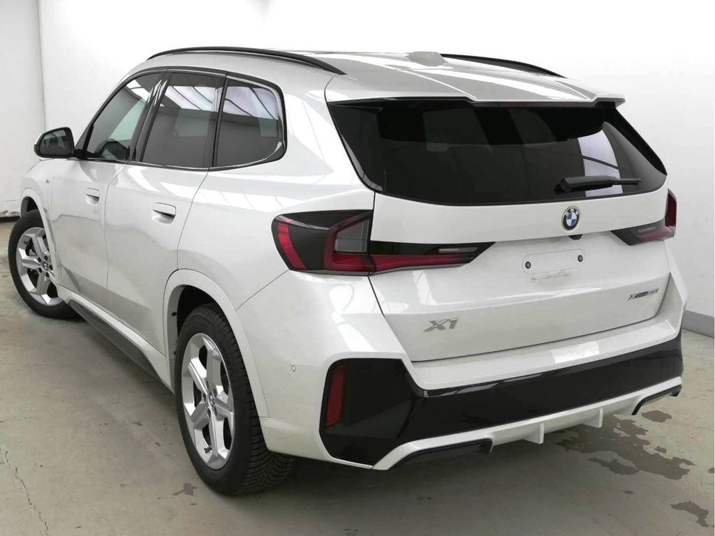 BMW X1 2025 г. Белый, пробег 25300 км