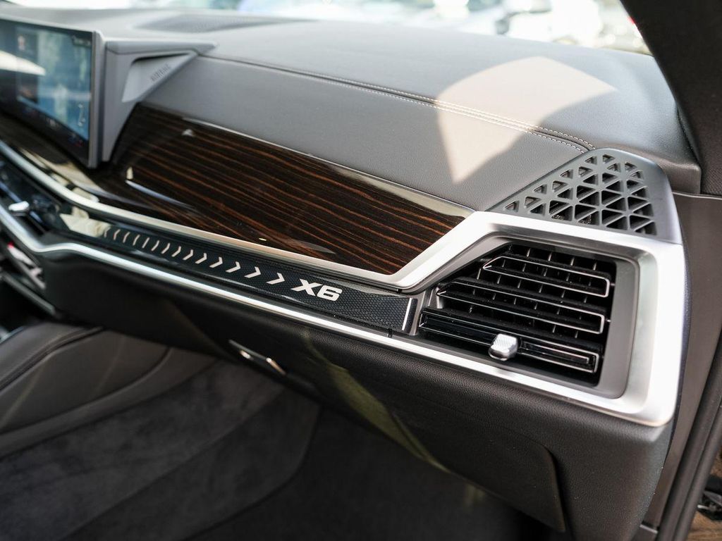 BMW X6 2025 г. Чёрный, пробег 21990 км