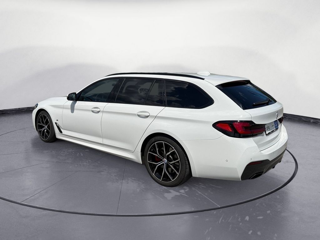 BMW 530 2023 г. Белый, пробег 44087 км